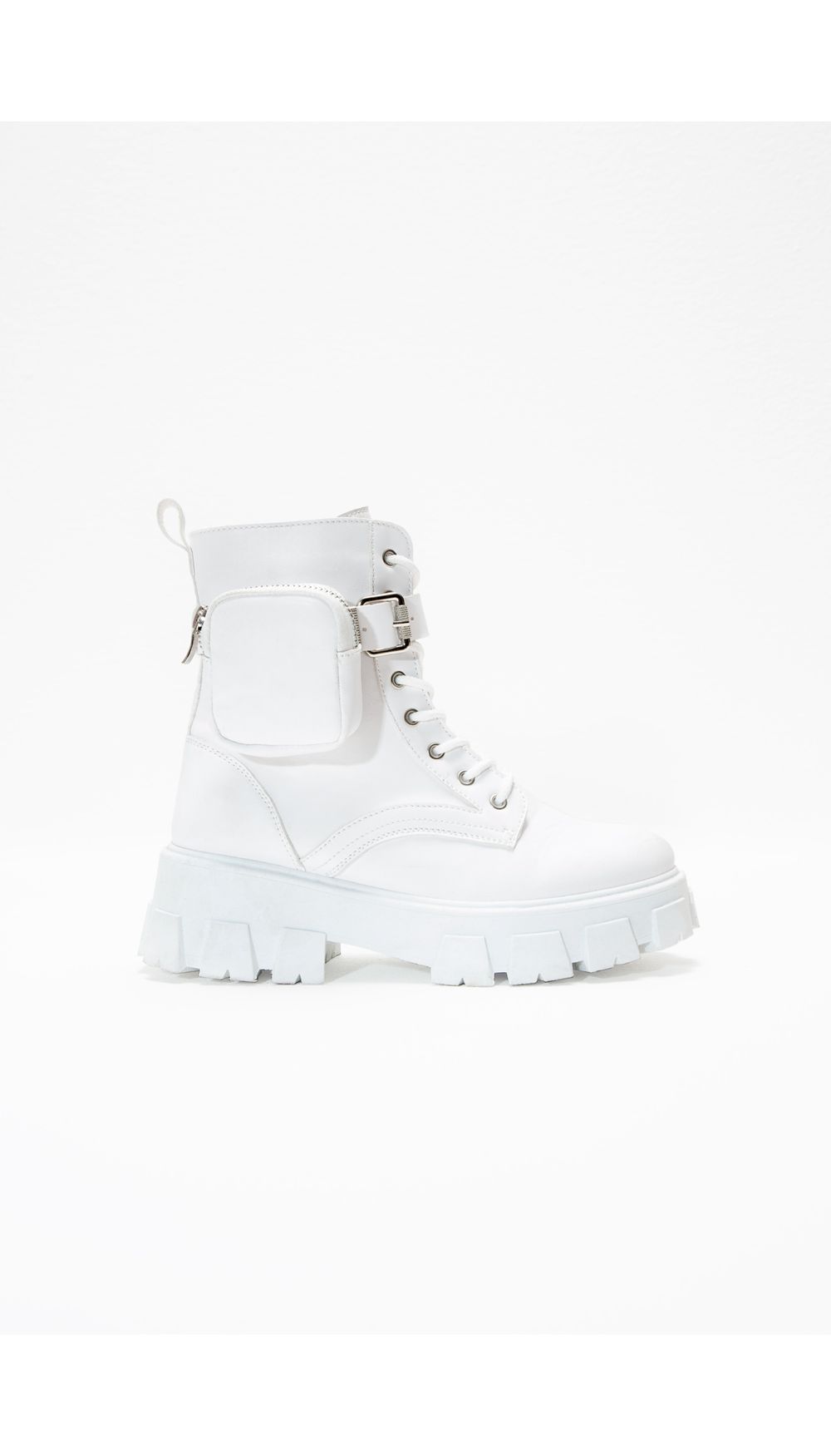 Botin suela track con detalle en capella