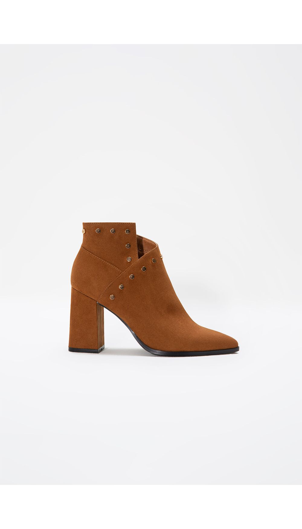 Botin con taces en capellada