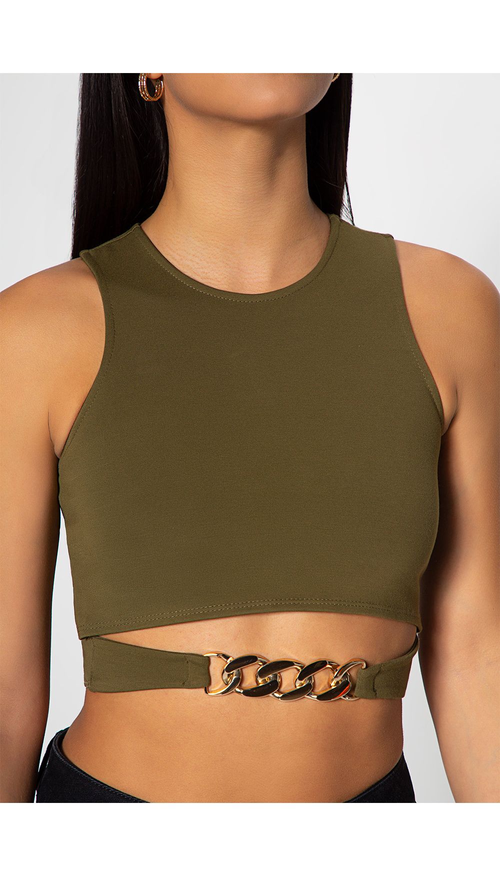 Blusa crop con cadena