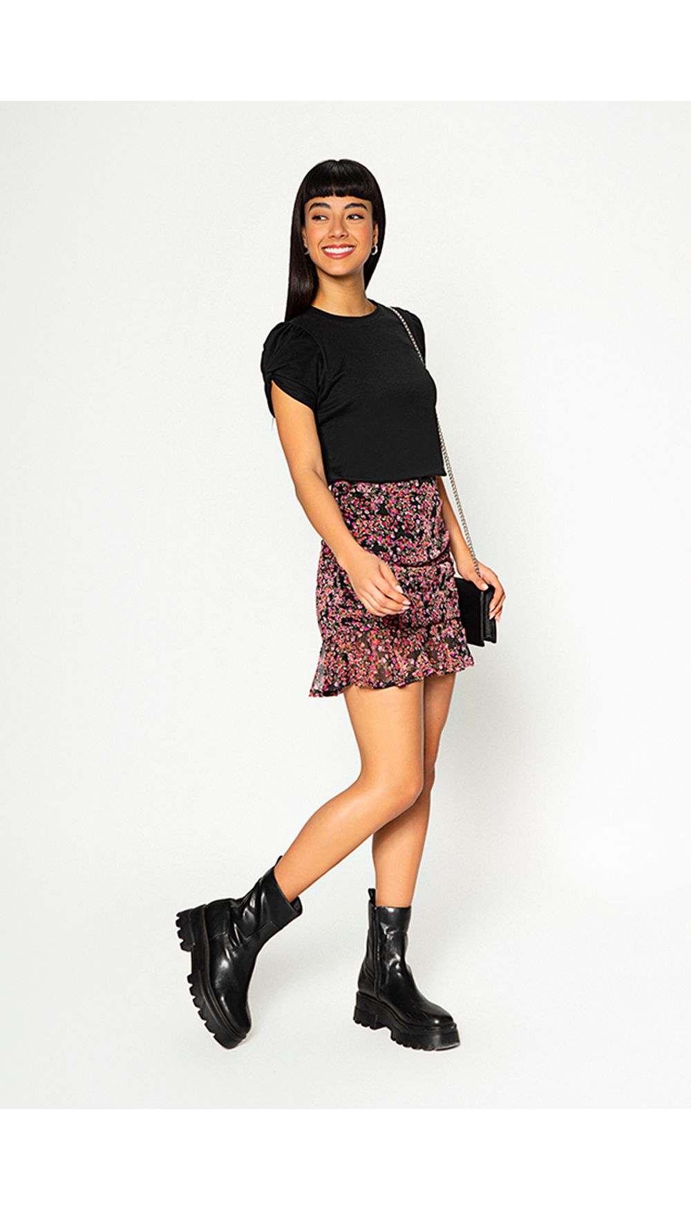 Falda corta con bolero y cinturon