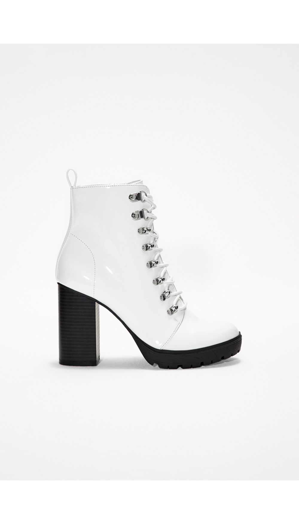 Botin tipo track en  charol