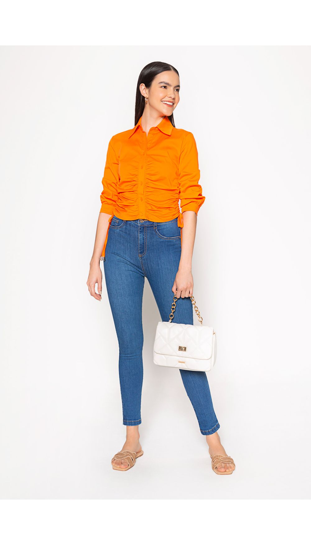 Blusa camisera con zurcido en costados