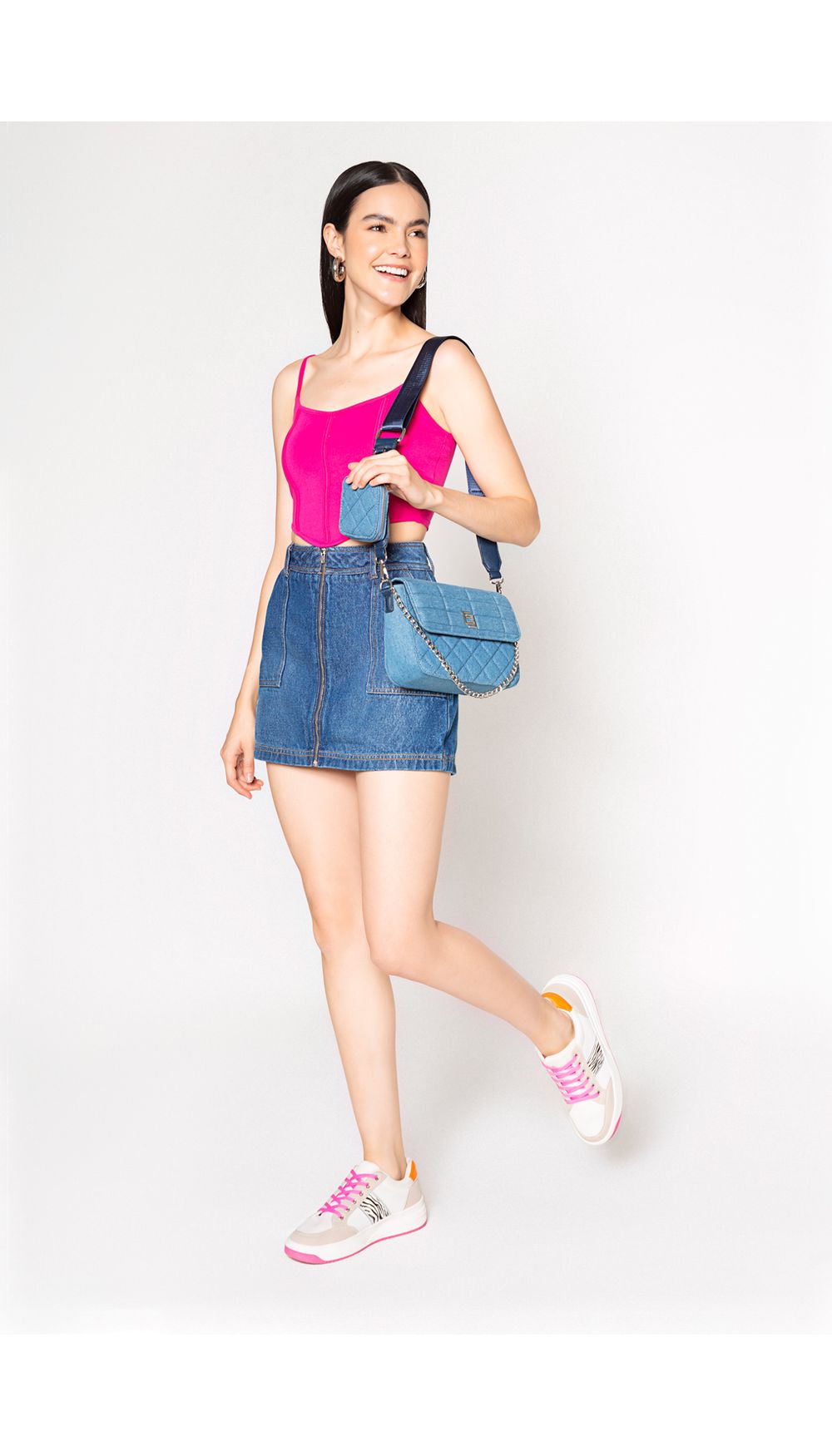 Blusa crop con costuras tipo corset