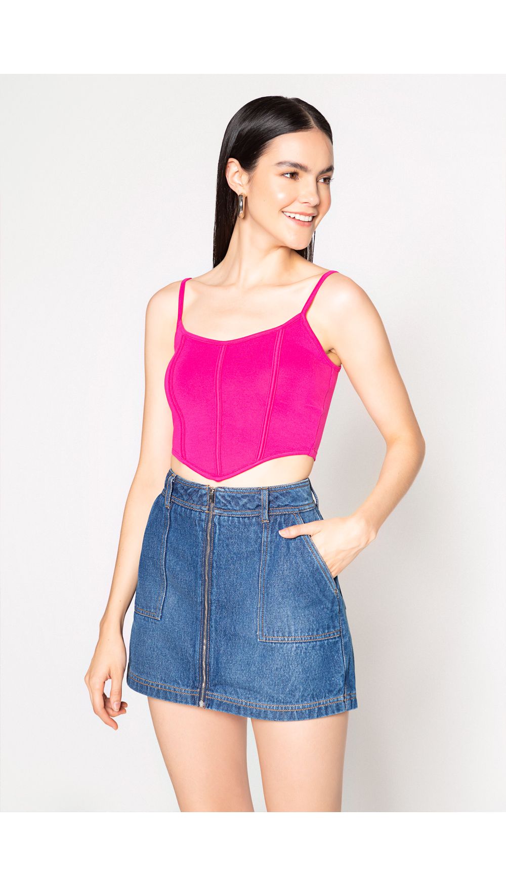 Blusa crop con costuras tipo corset