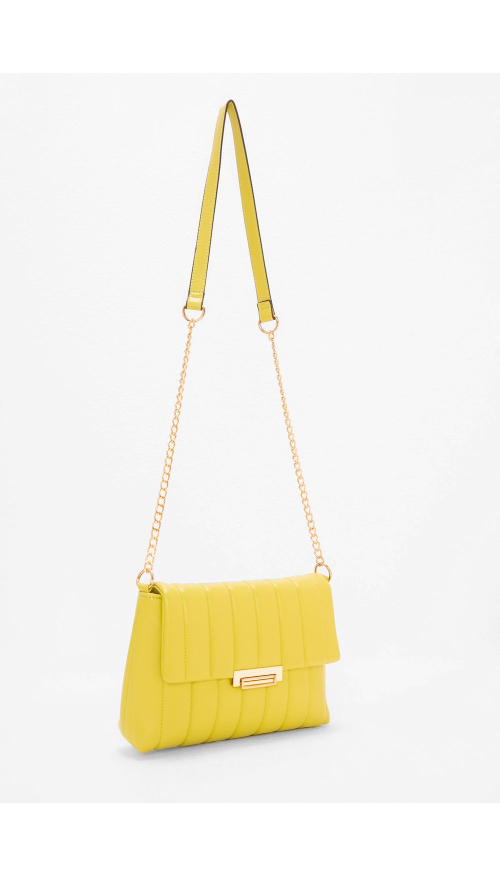 Bolso manos libres acolchado con herraje