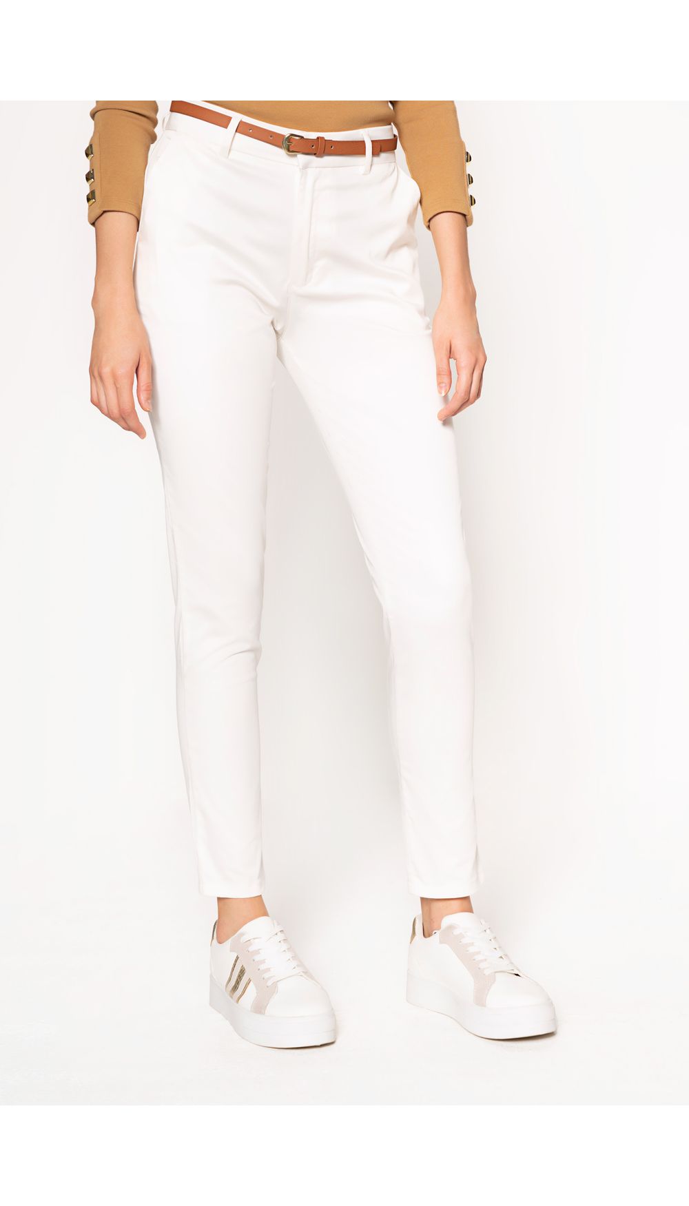 Pantalón chino básico.