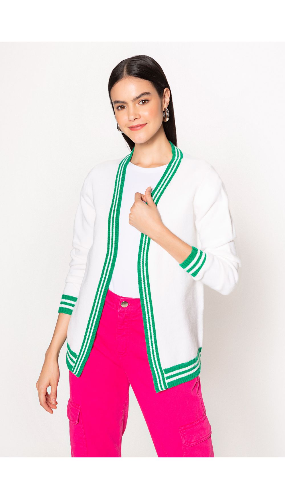 Sobretodo varsity con bordado en espalda