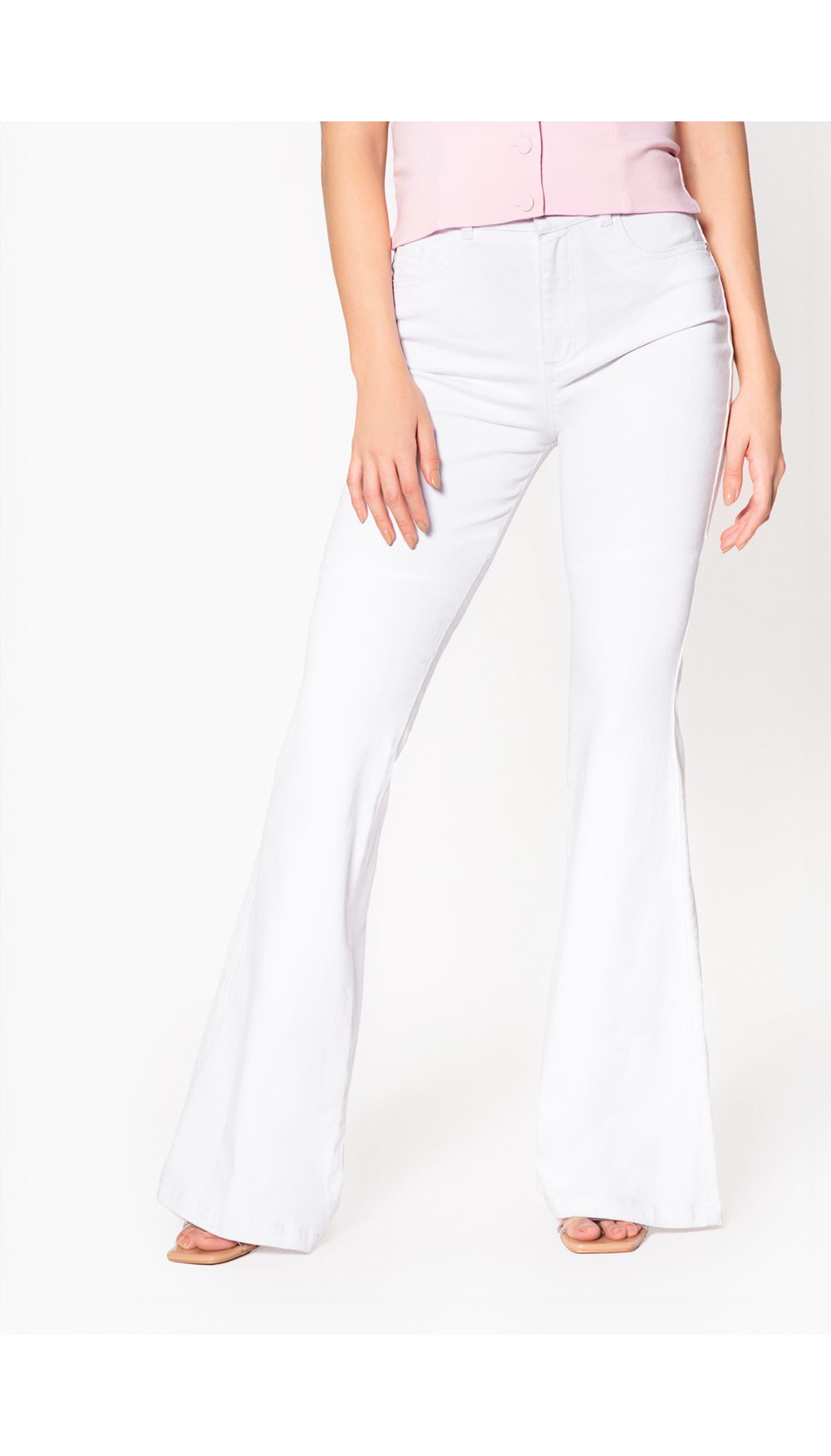 Jean bota campana tiro alto blanco basic