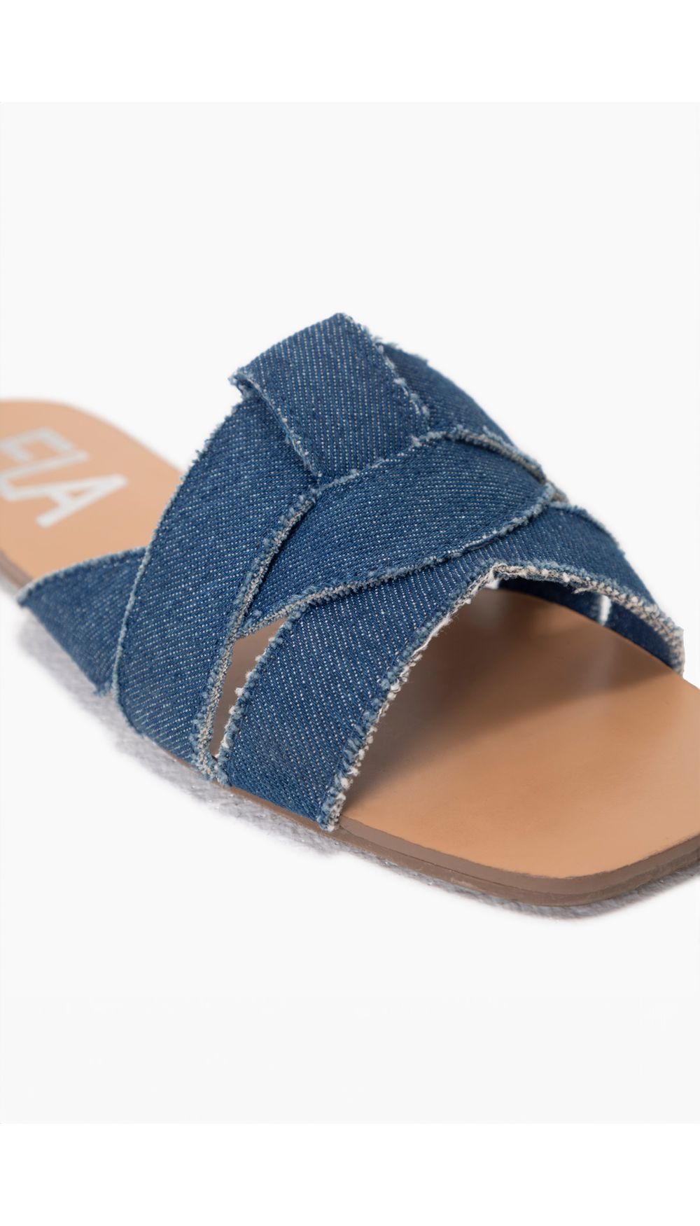 Sandalia plana en denim
