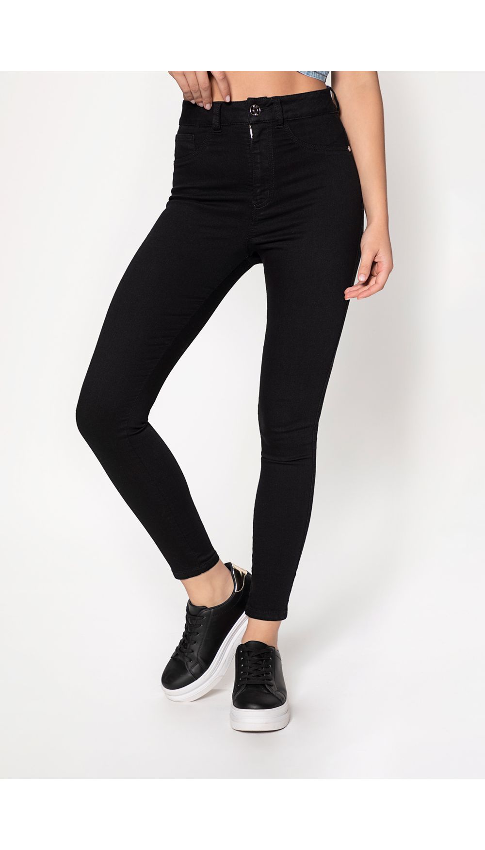 Jeans skinny basico negro tiro alto.