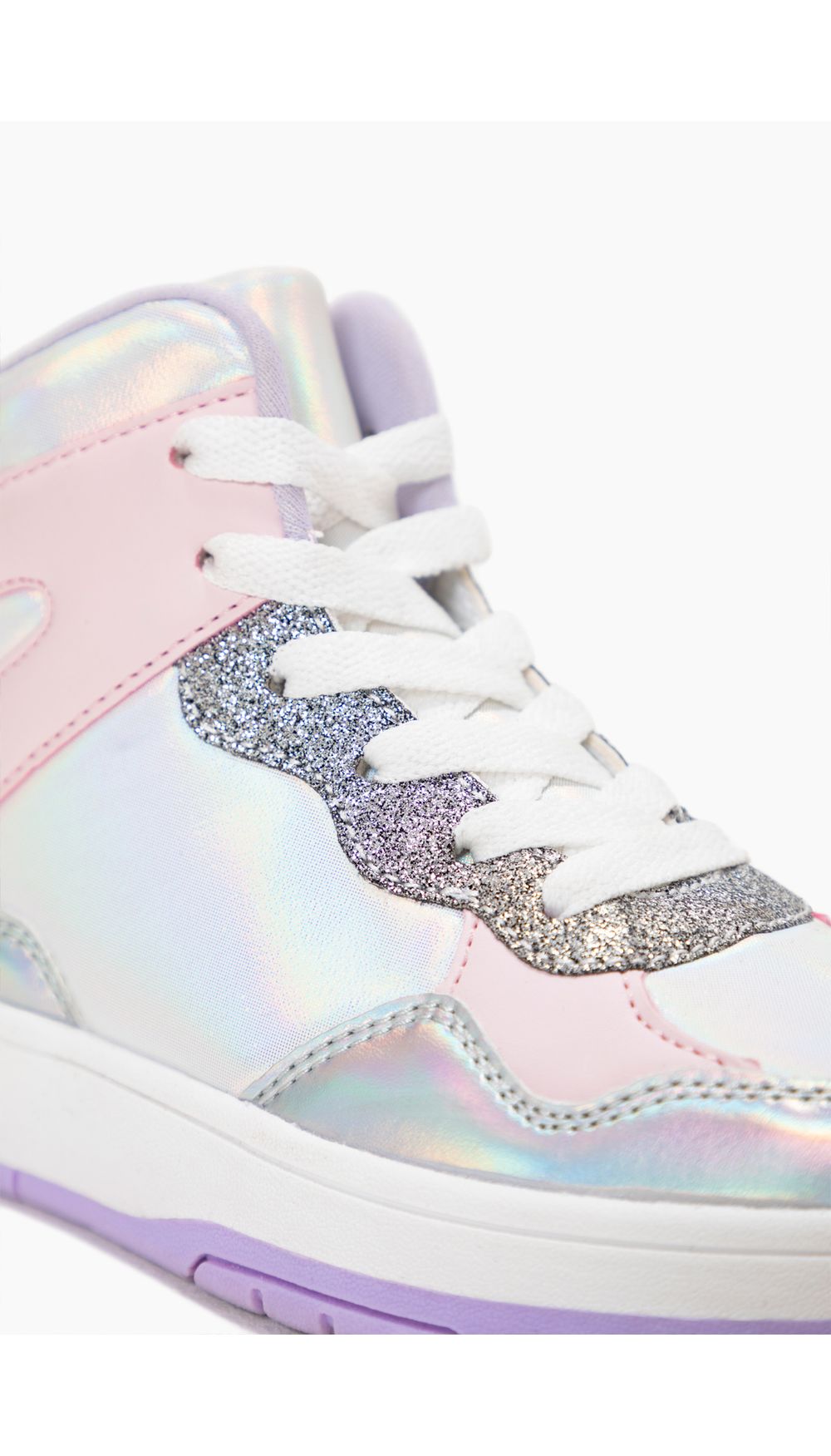 Tenis tipo bota con tornasoly glitter