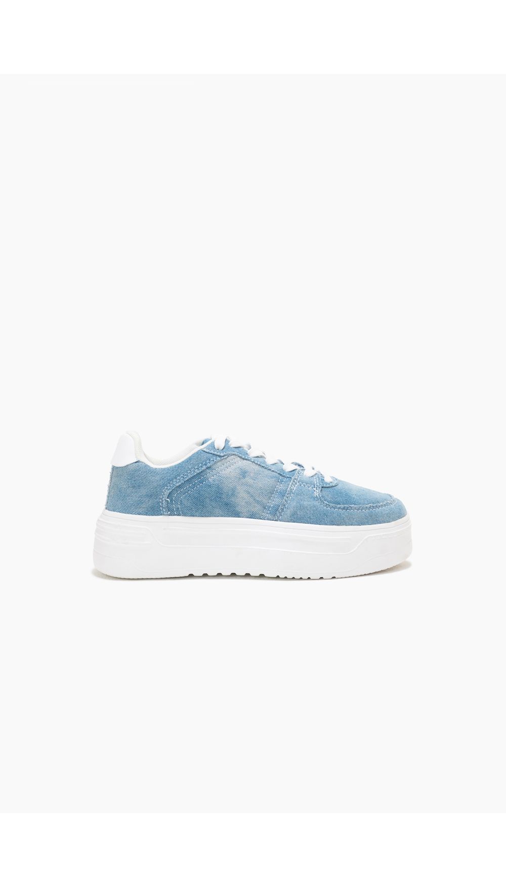 Tenis en denim con plataforma