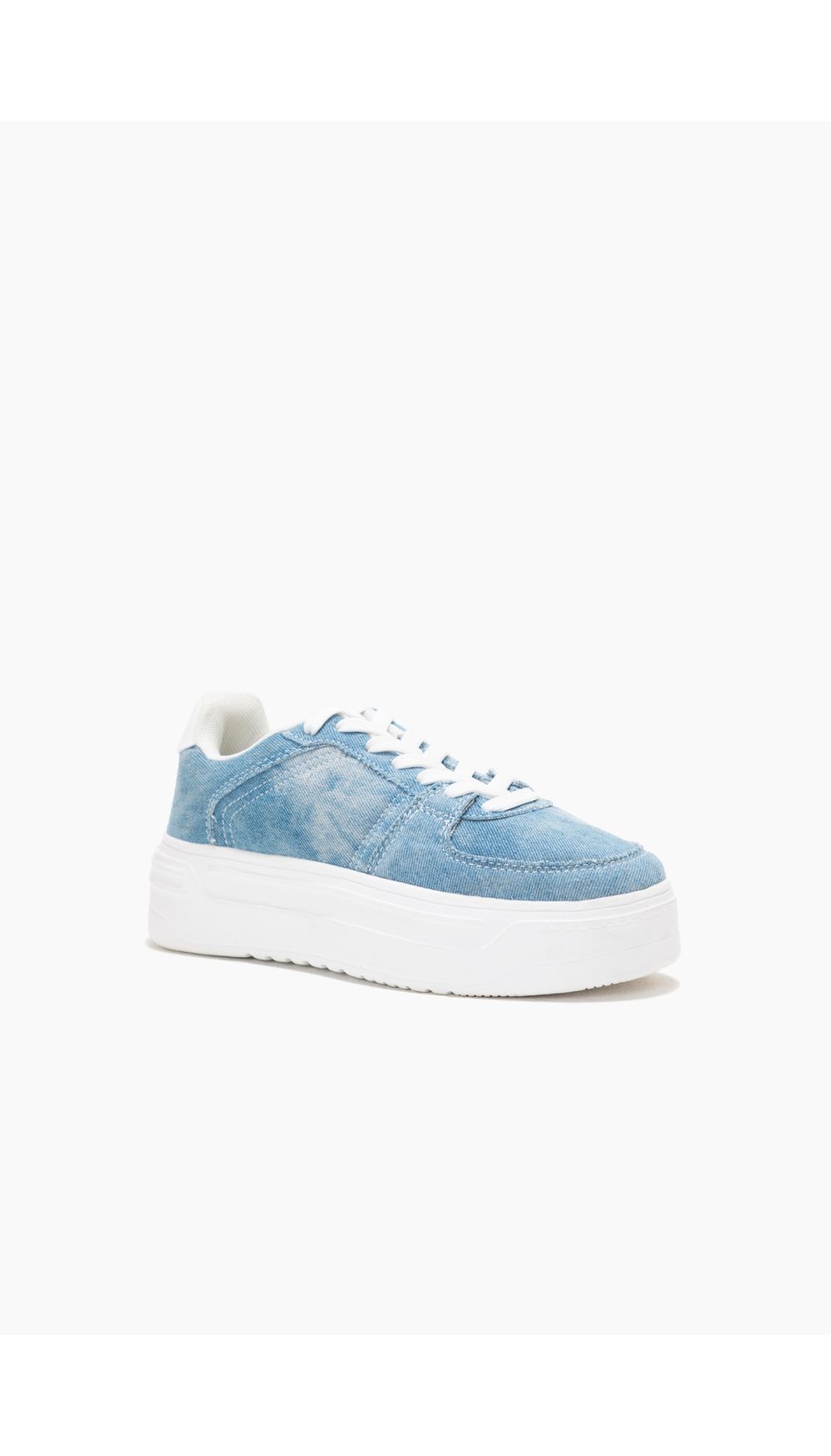 Tenis en denim con plataforma