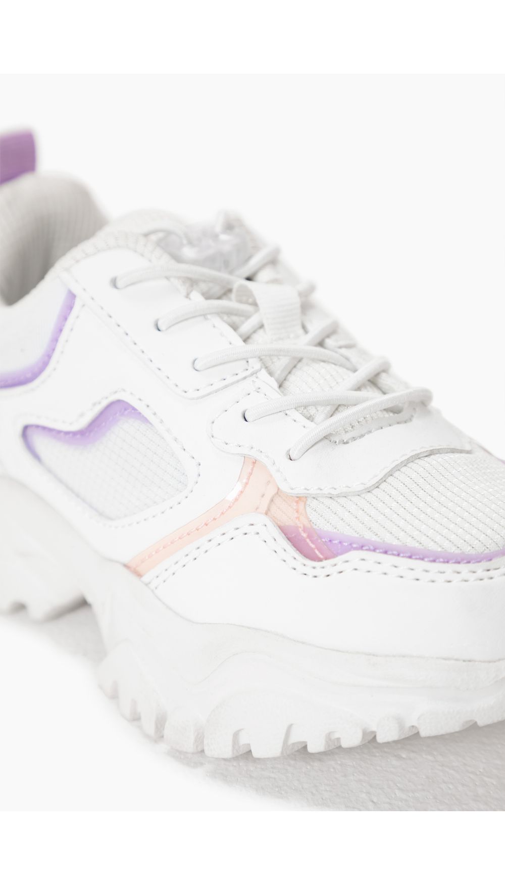 Tenis bold con detalles de color