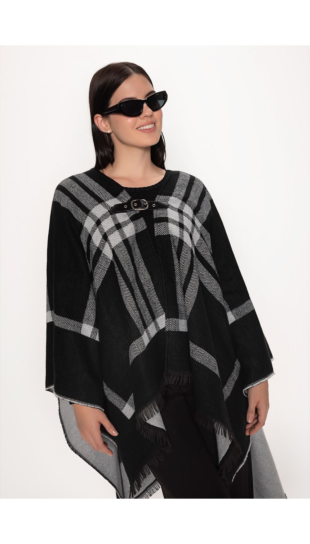 Poncho tejido para mujer