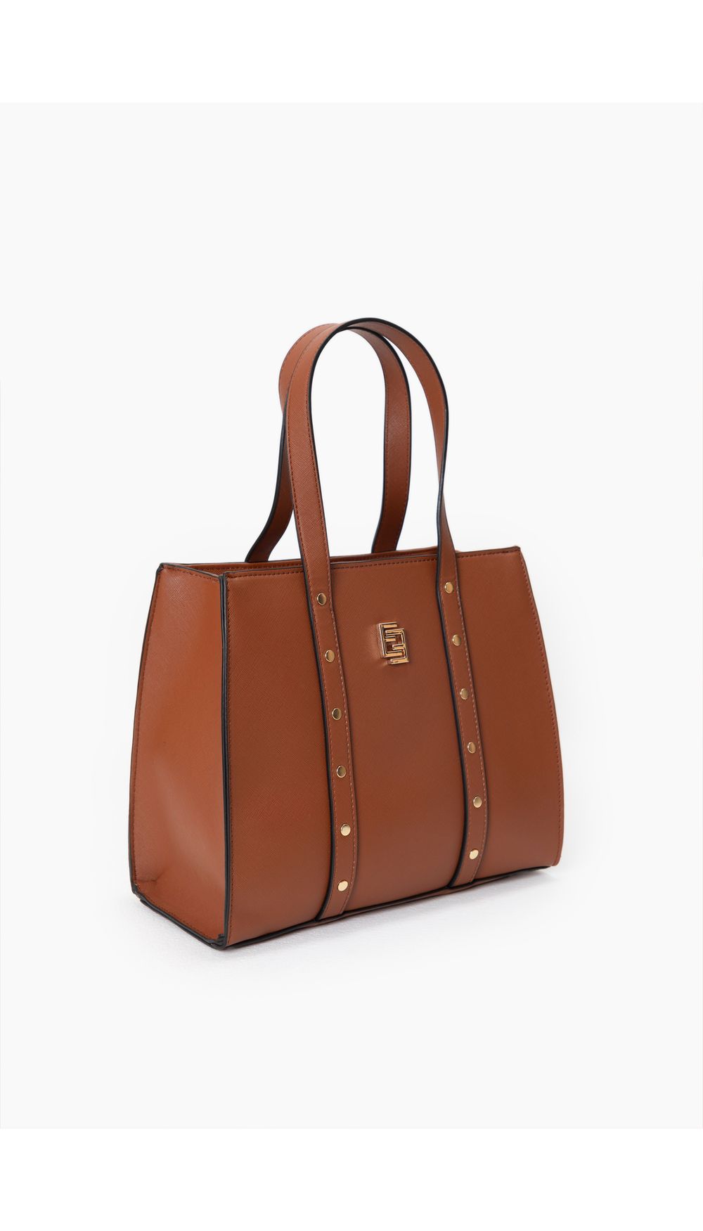 Bolso con logo y taches