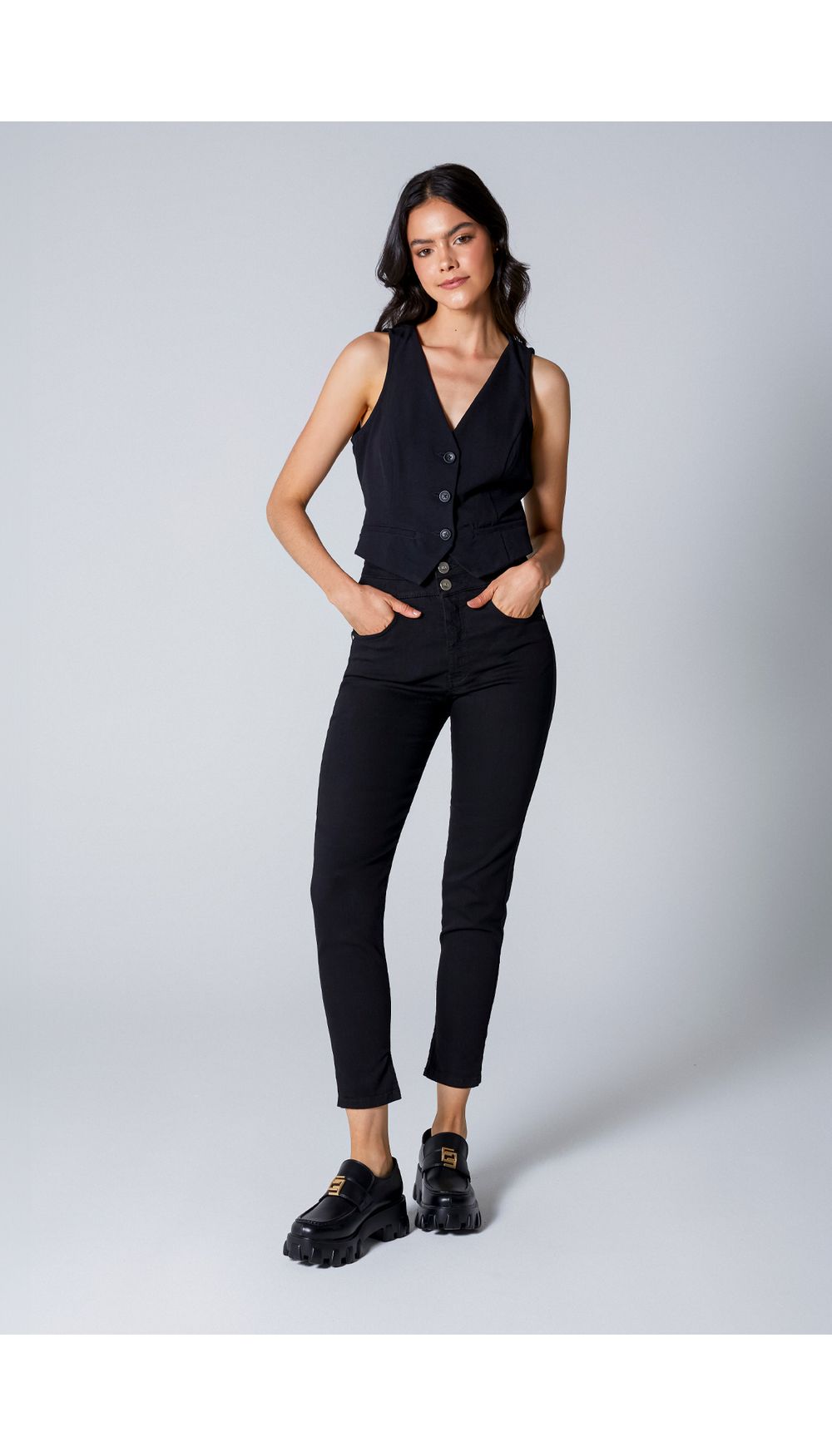 Jean negro ultra slim sin bolsillos