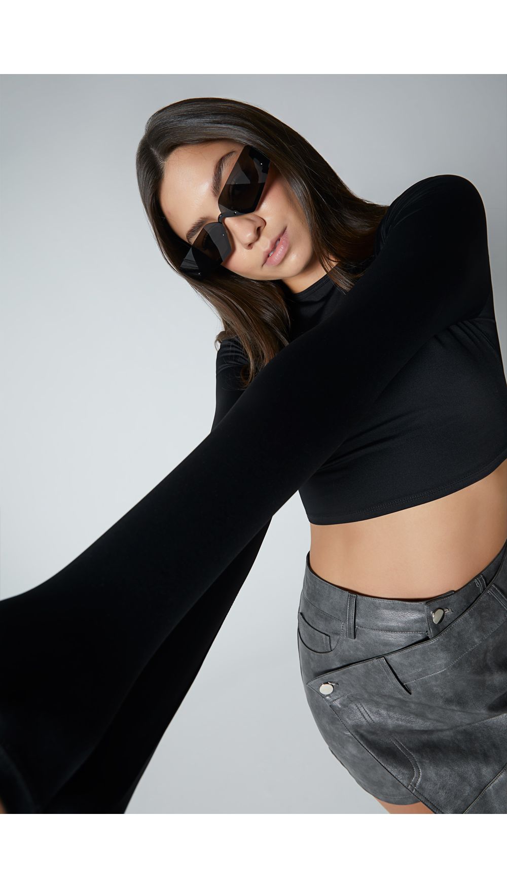 Blusa crop manga larga basica para mujer