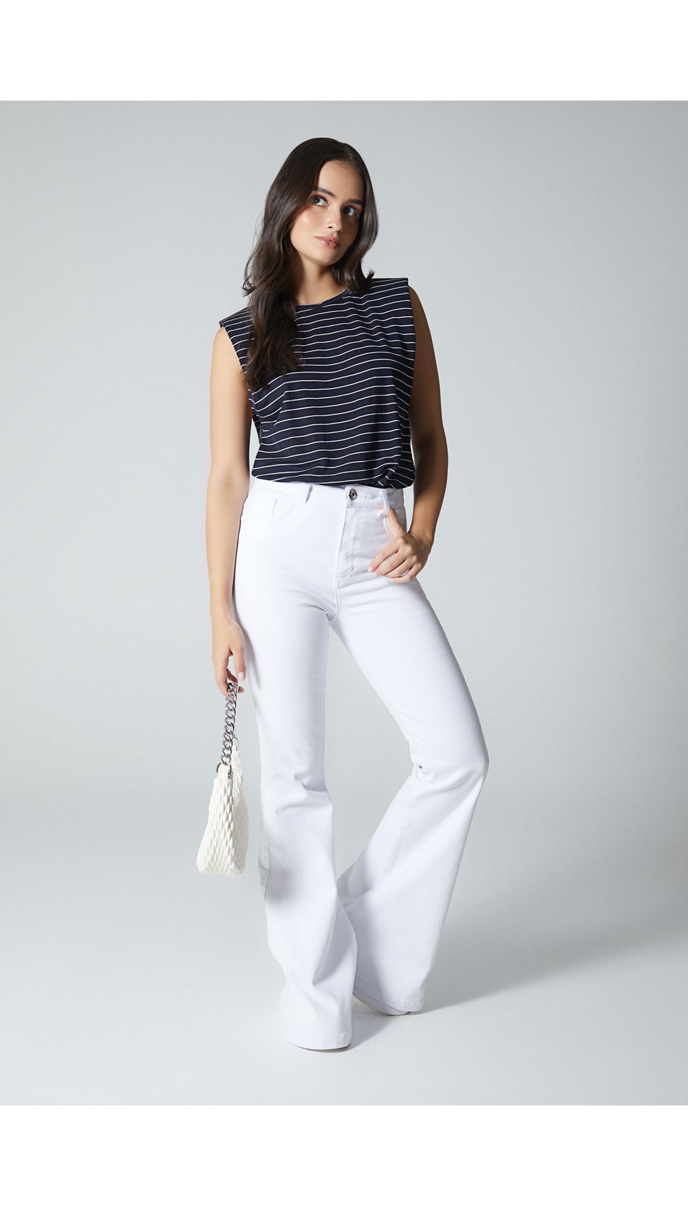 Jean bota campana tiro alto blanco basic