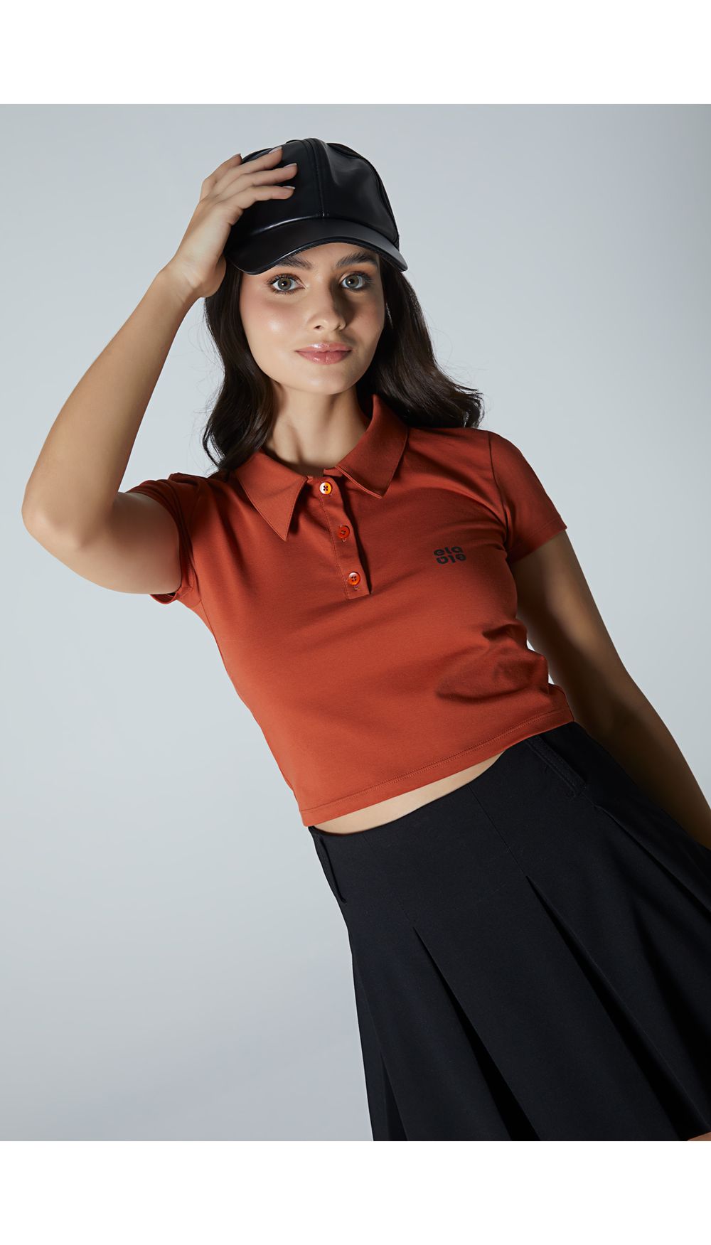Blusa manga corta tipo polo para mujer