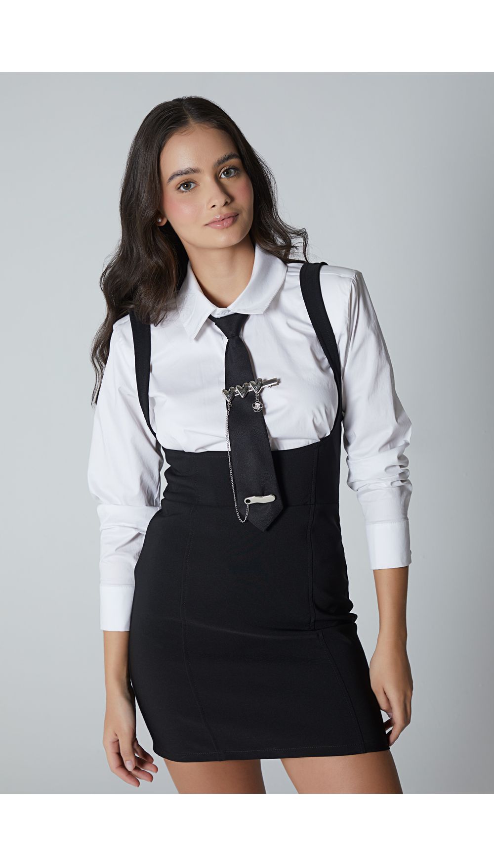 Vestido corto con tirantes para mujer