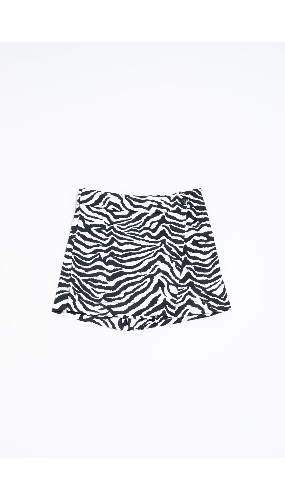 Falda short con boton