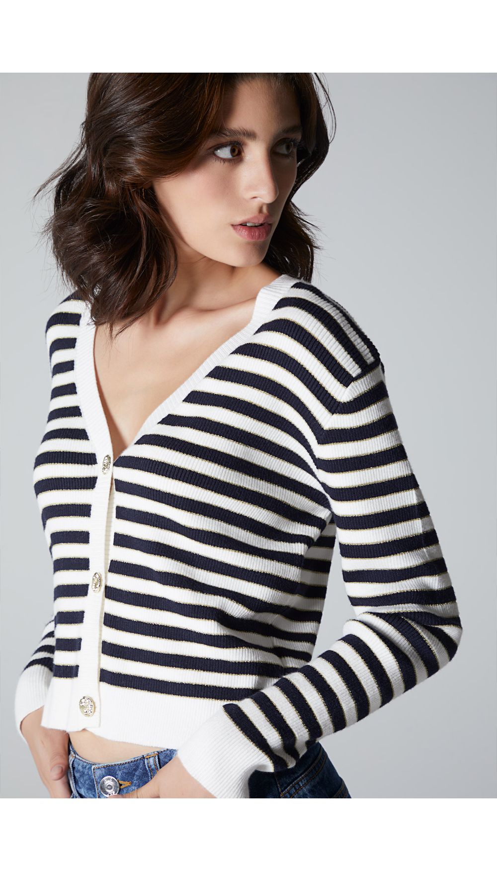Sobretodo tipo cardigan tejido con rayas