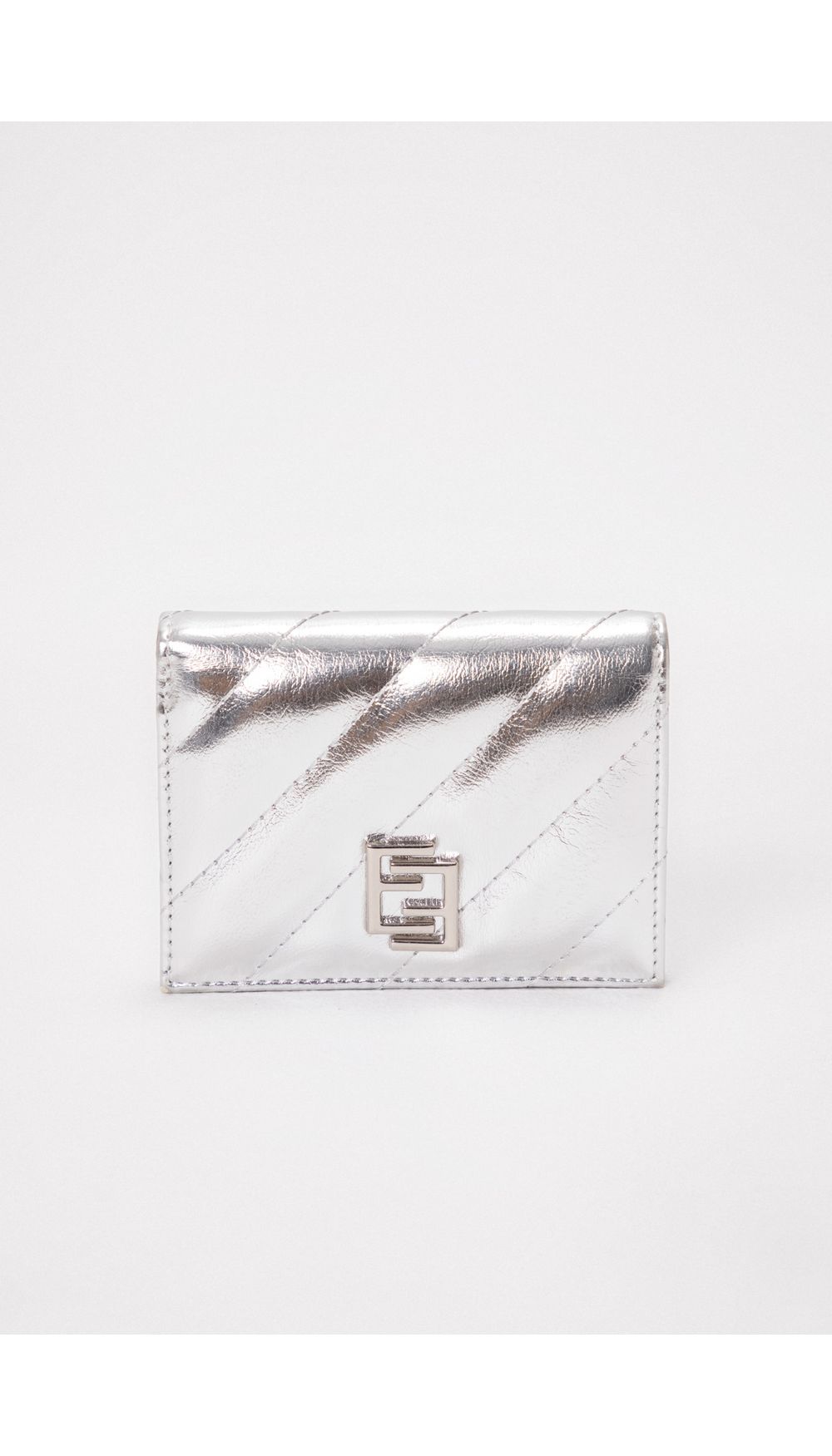 Billetera metalizada con logo frontal