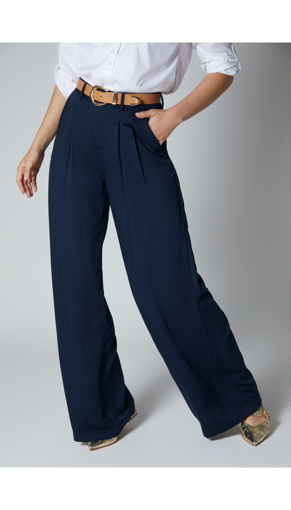 Pantalon tiro alto con correa tipo palazzo para mujer