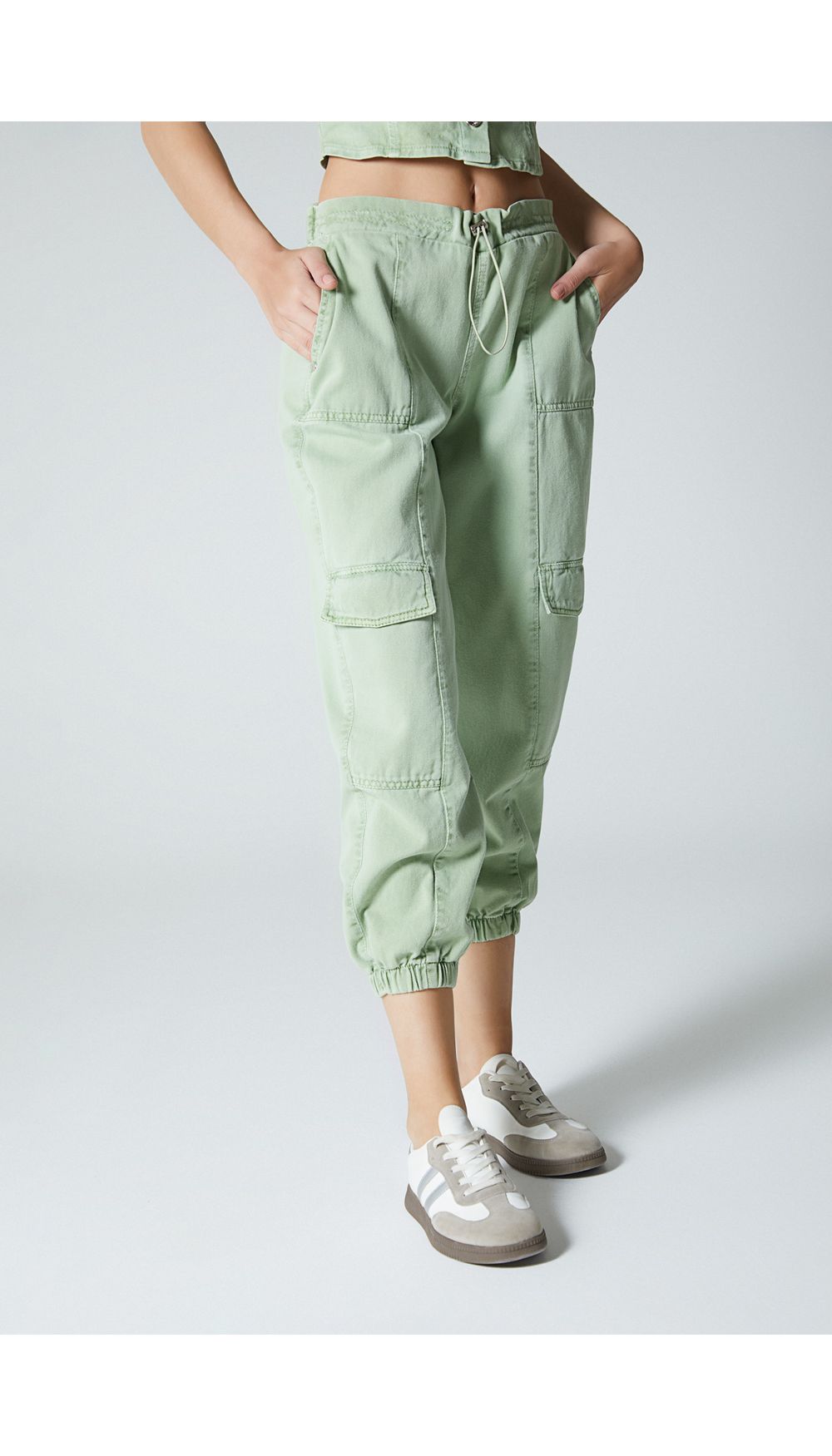 Jean  para mujer  tiro medio jogger carg