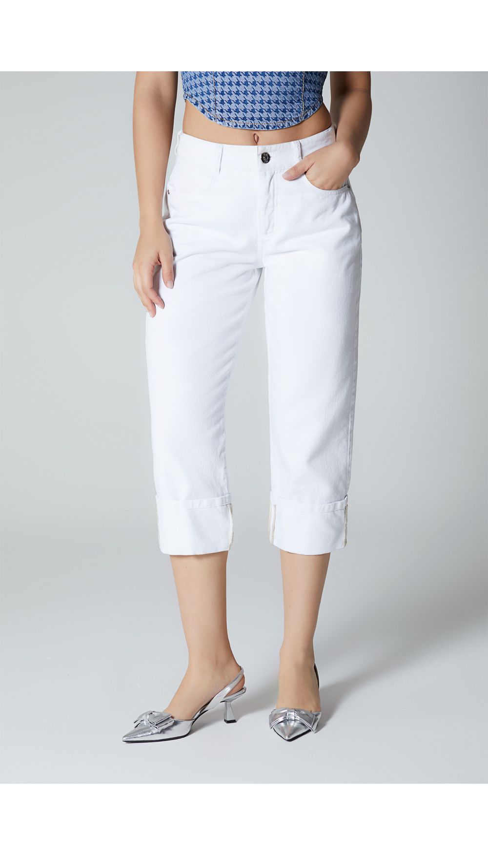 Jean para mujer  tiro medio capri con de
