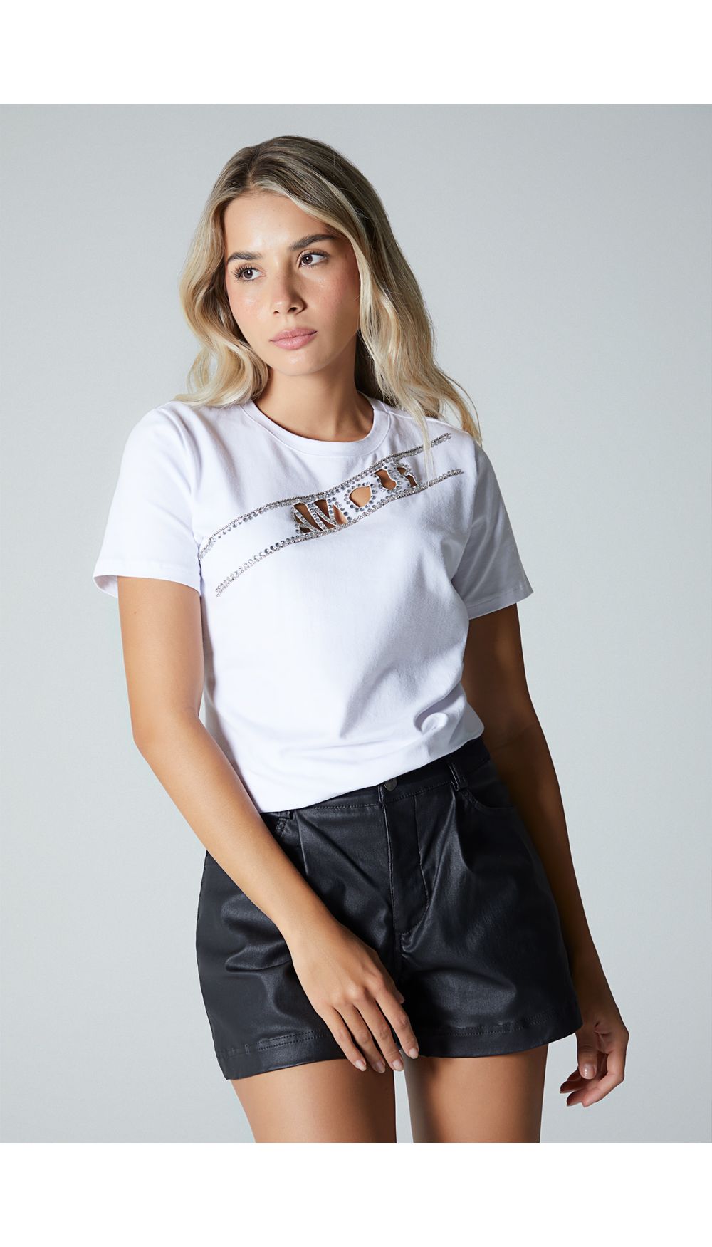 Camiseta para  mujer con apliques