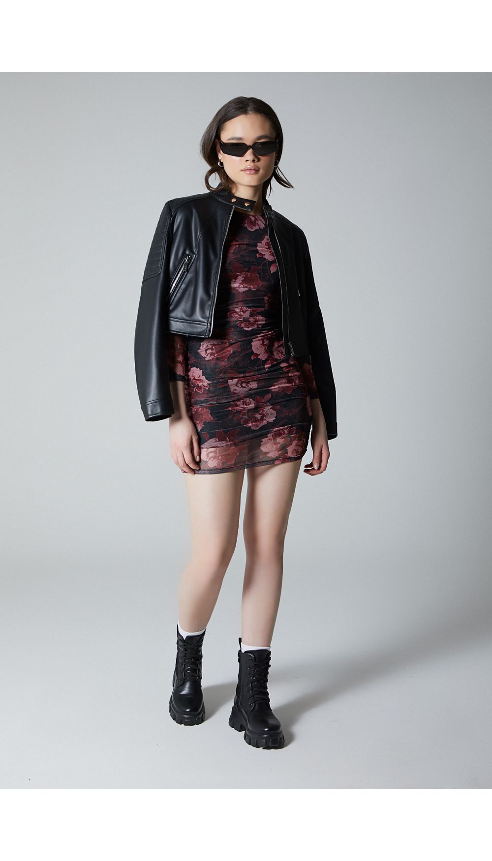 Vestido corto manga larga para mujer
