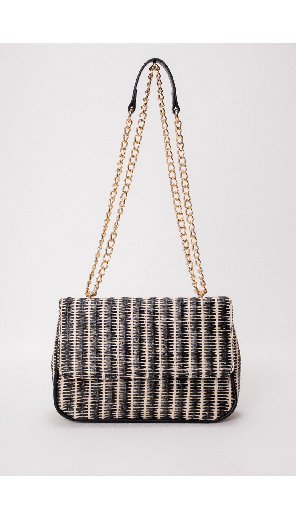 Bolso manos libres cadena con herraje en