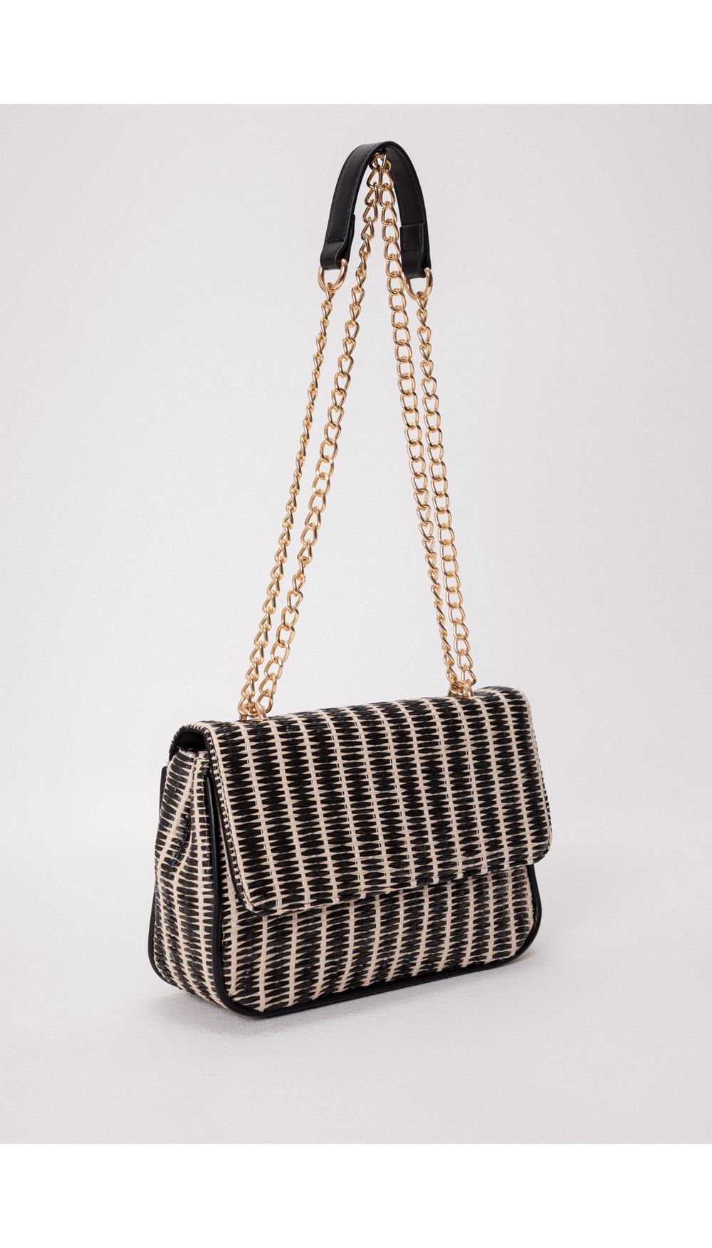 Bolso manos libres cadena con herraje en