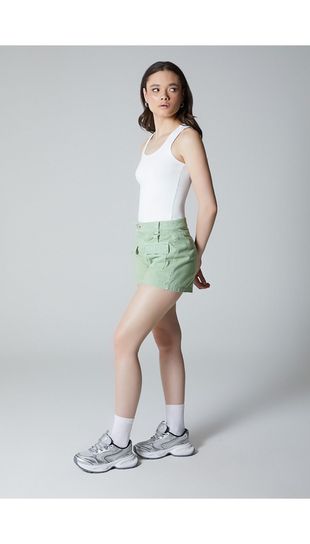 Short  para mujer  tiro medio corto carg