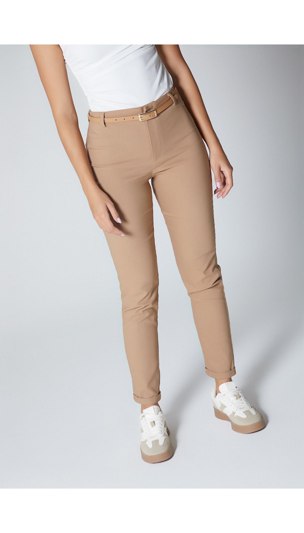 Pantalon estilo chino para mujer con cor