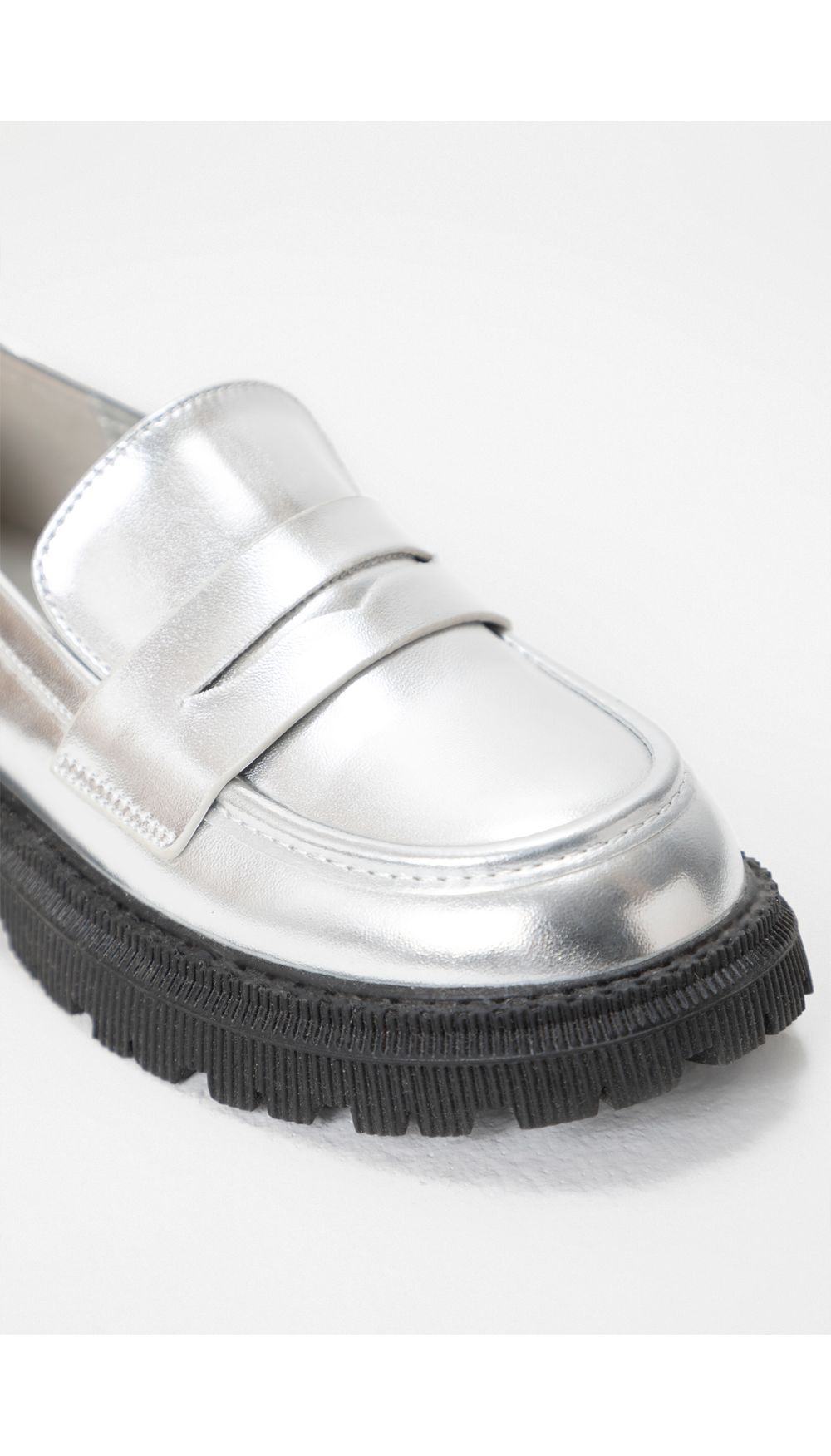 Mocasin metalizado