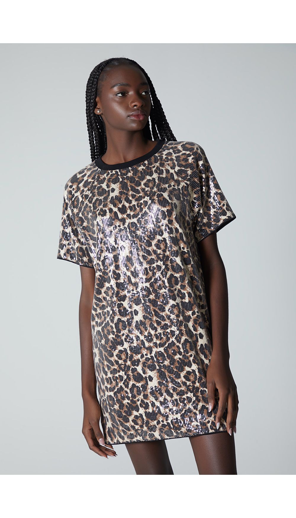Vestido manga corta tipo camiseta para m
