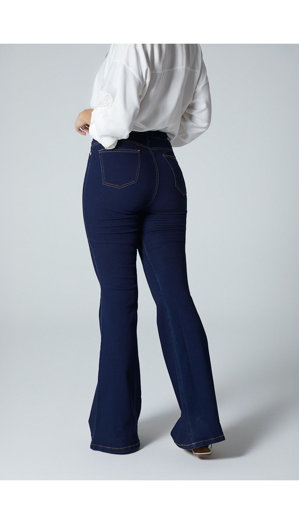 Jean basico campana para mujer