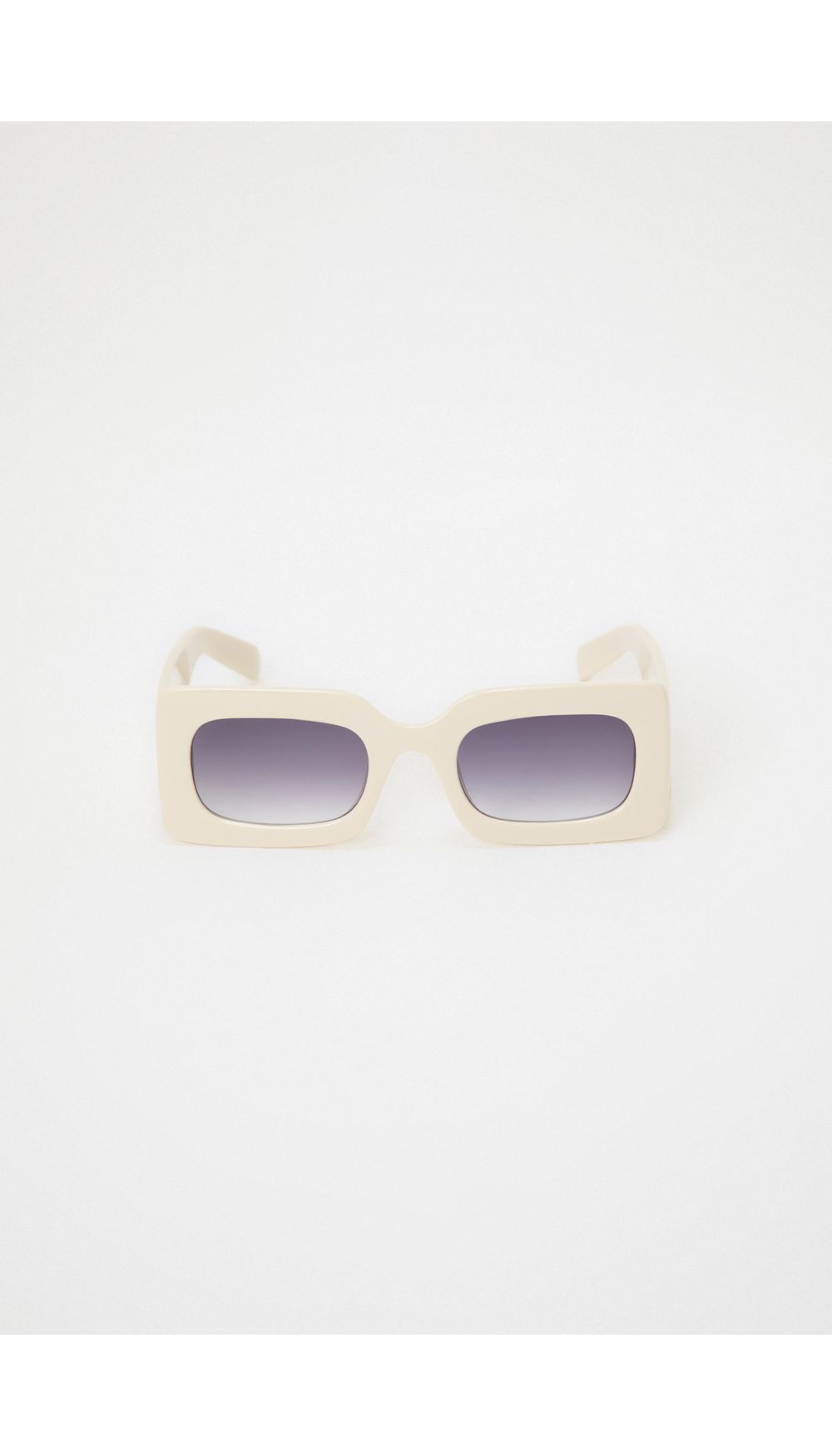 Gafas con marco geometrico