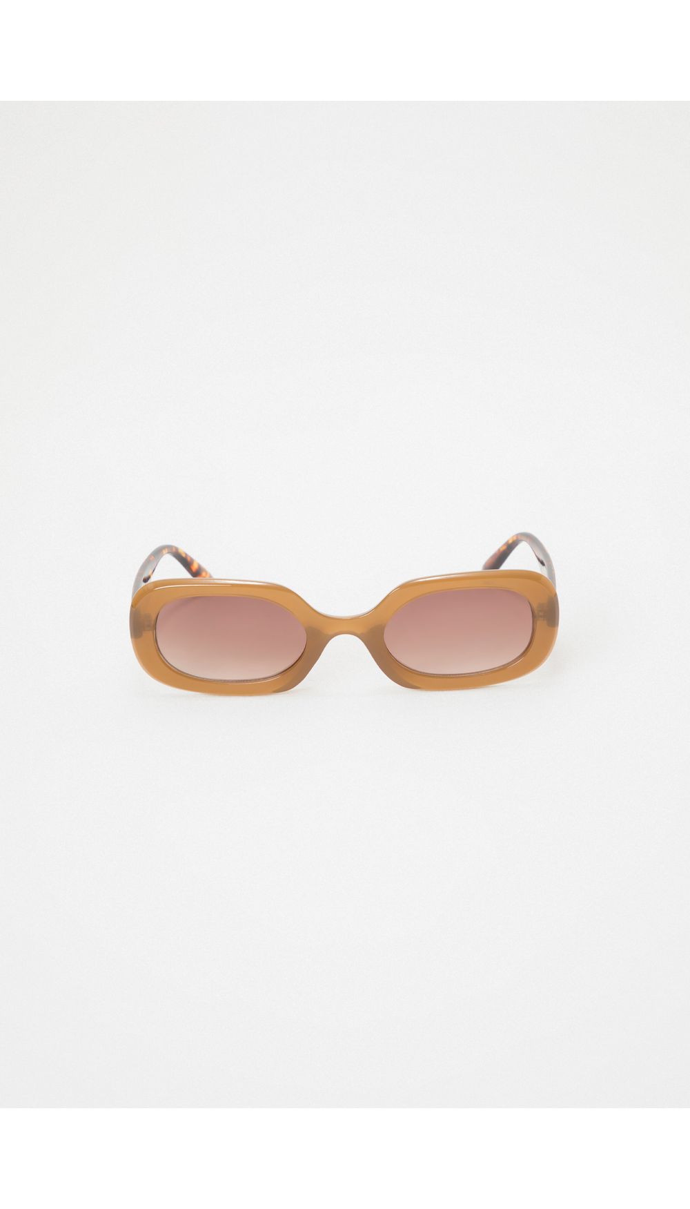 Gafas con marco ovalado patas en animal