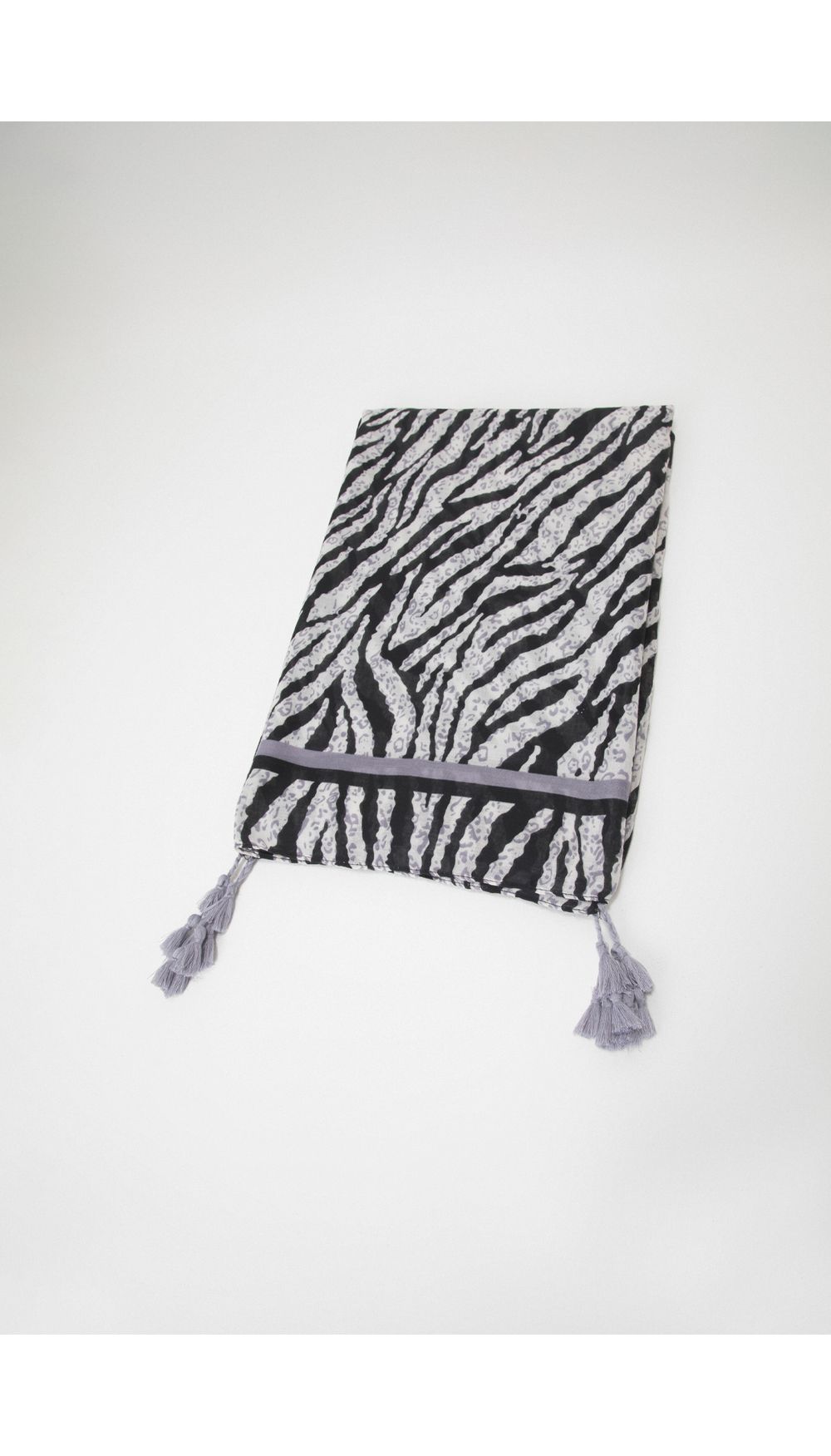 Pashmina animal print con borlas