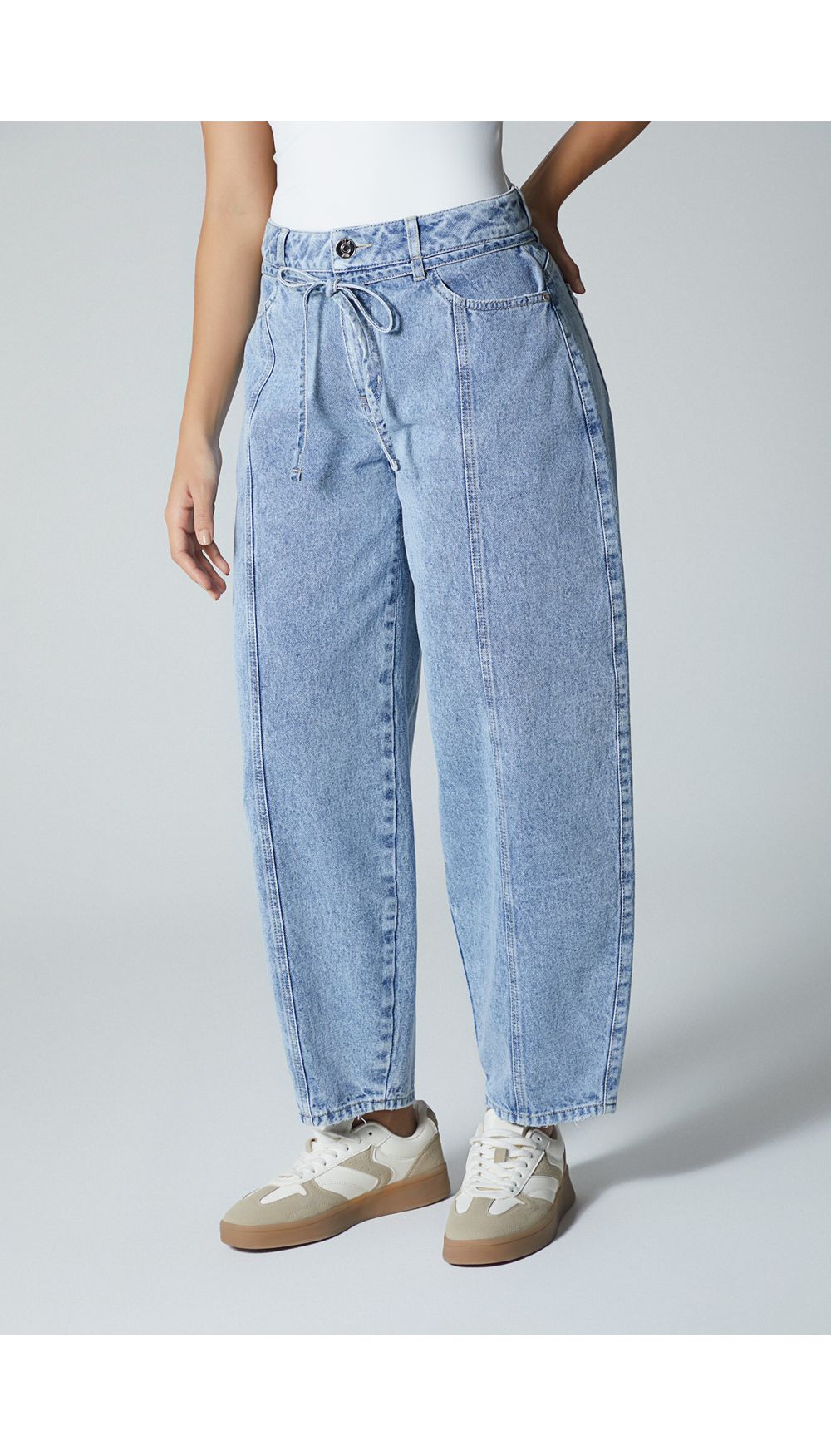 Jean  para mujer tiro medio tipo barril