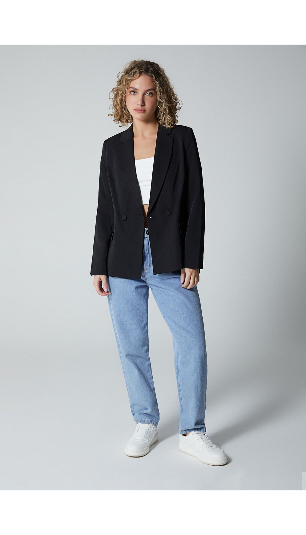 Blazer manga larga con boton forrado para mujer