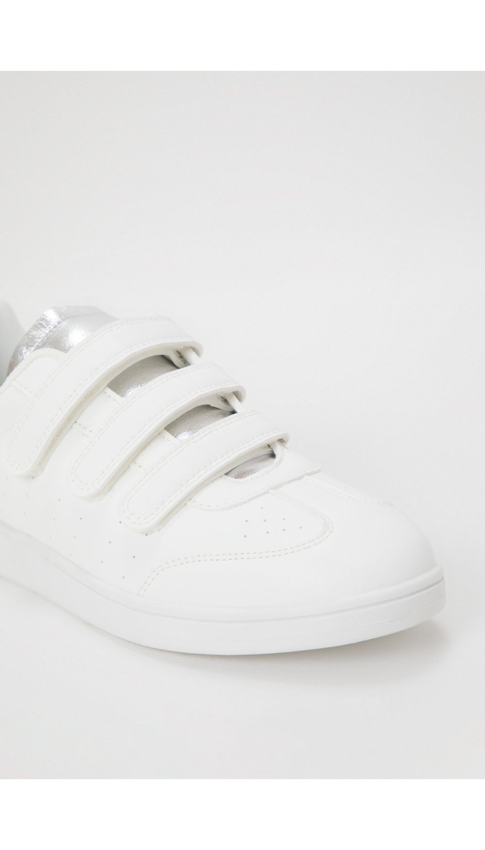 Tenis velcro contraste en talonera