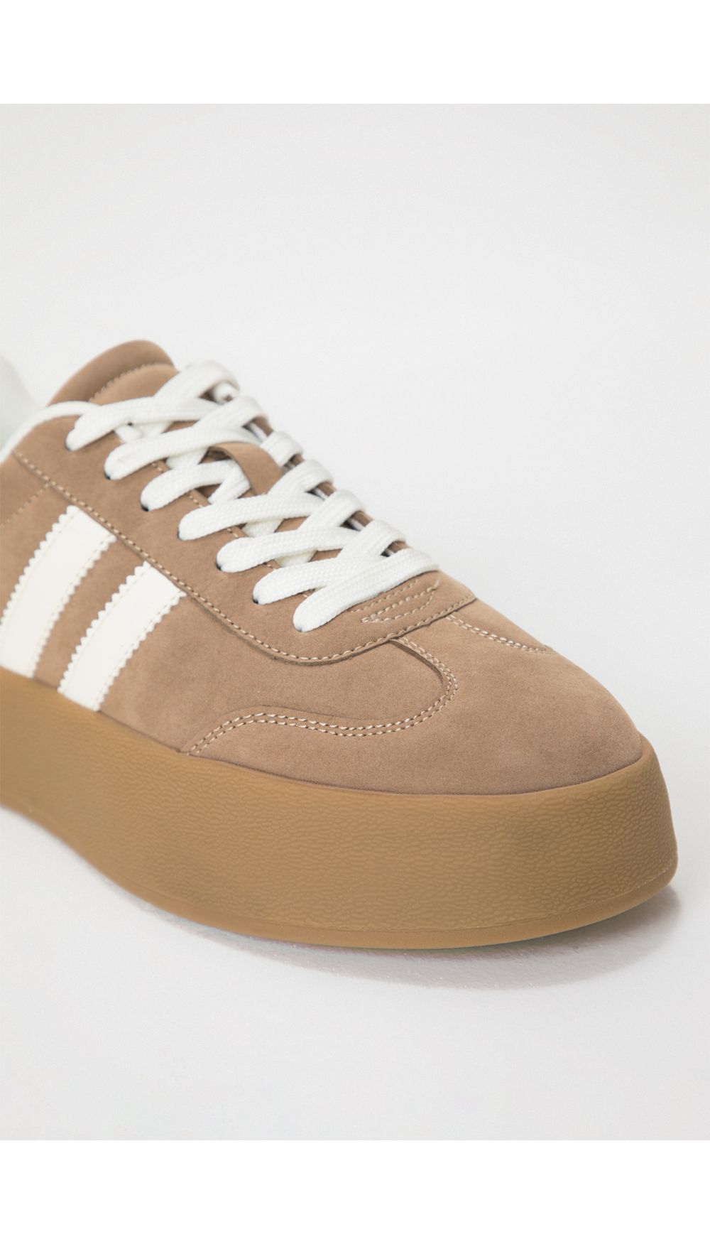 Tenis suela alta