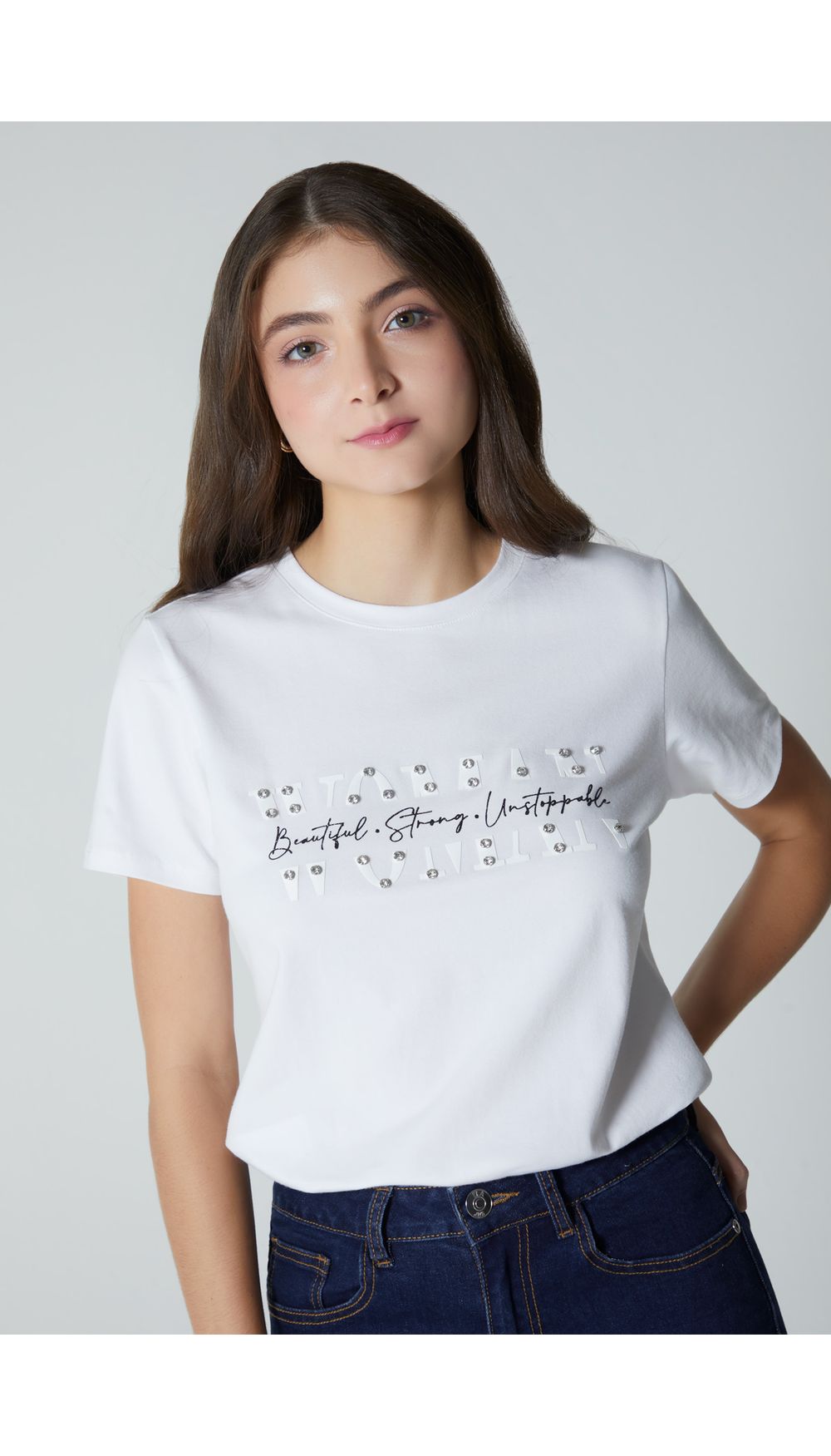 Camiseta estampada con apliques para muj