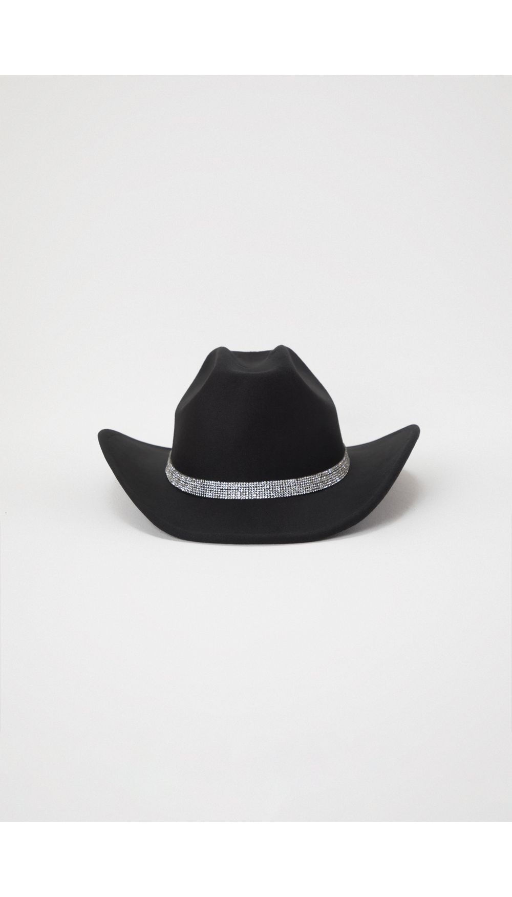 Sombrero con insumo de brillantes