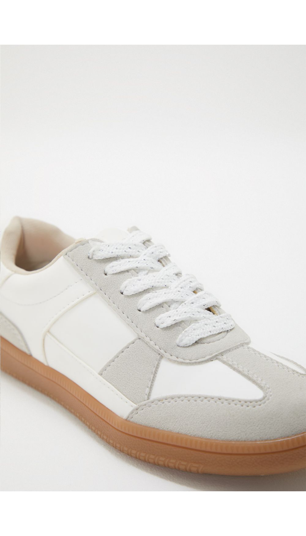Tenis combinacion materiales
